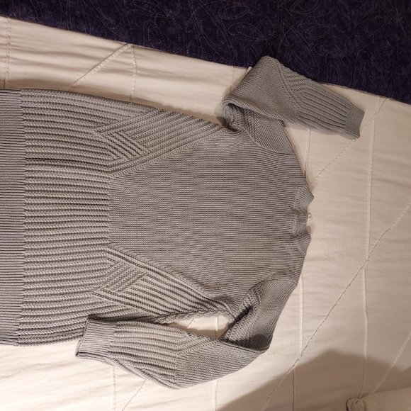 NWT Athleta grey Teton v-neck sweater, Size XS - Picture 2 of 9